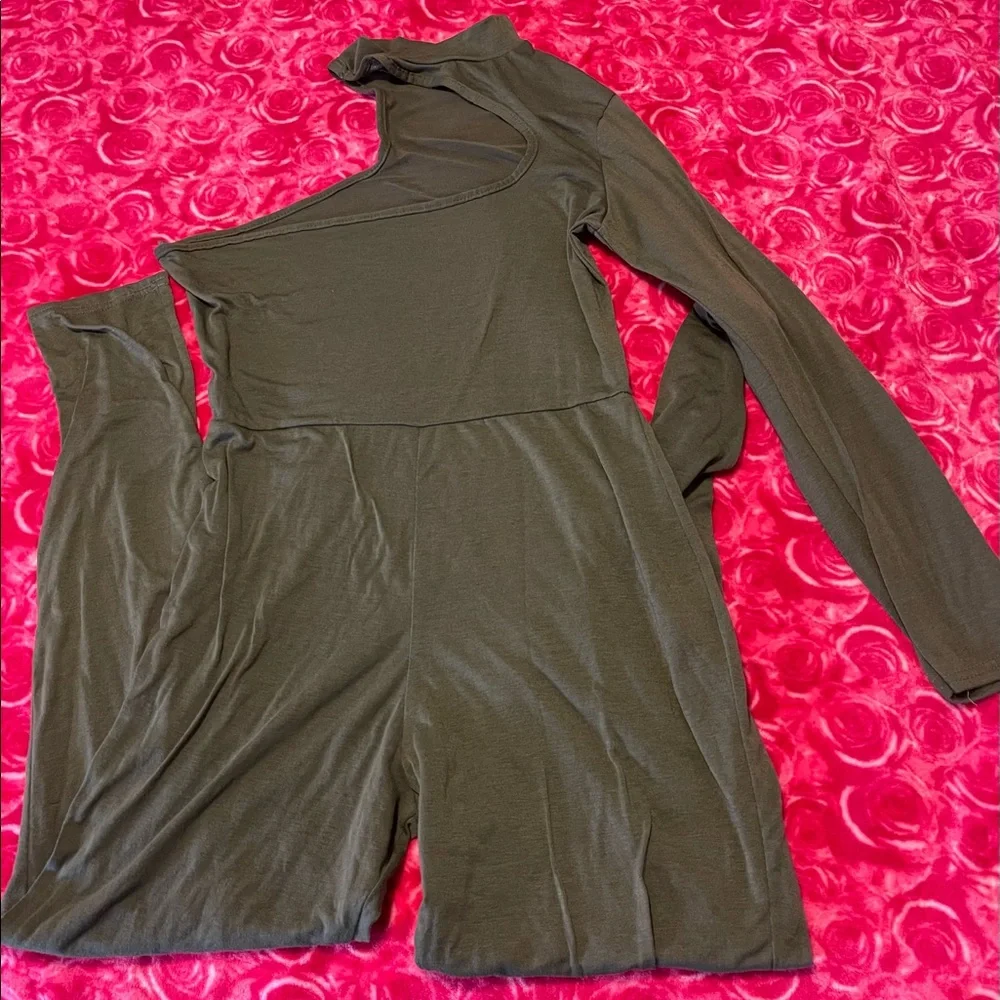Size 8 Pretty little thing jumpsuit - Picture 1 of 3